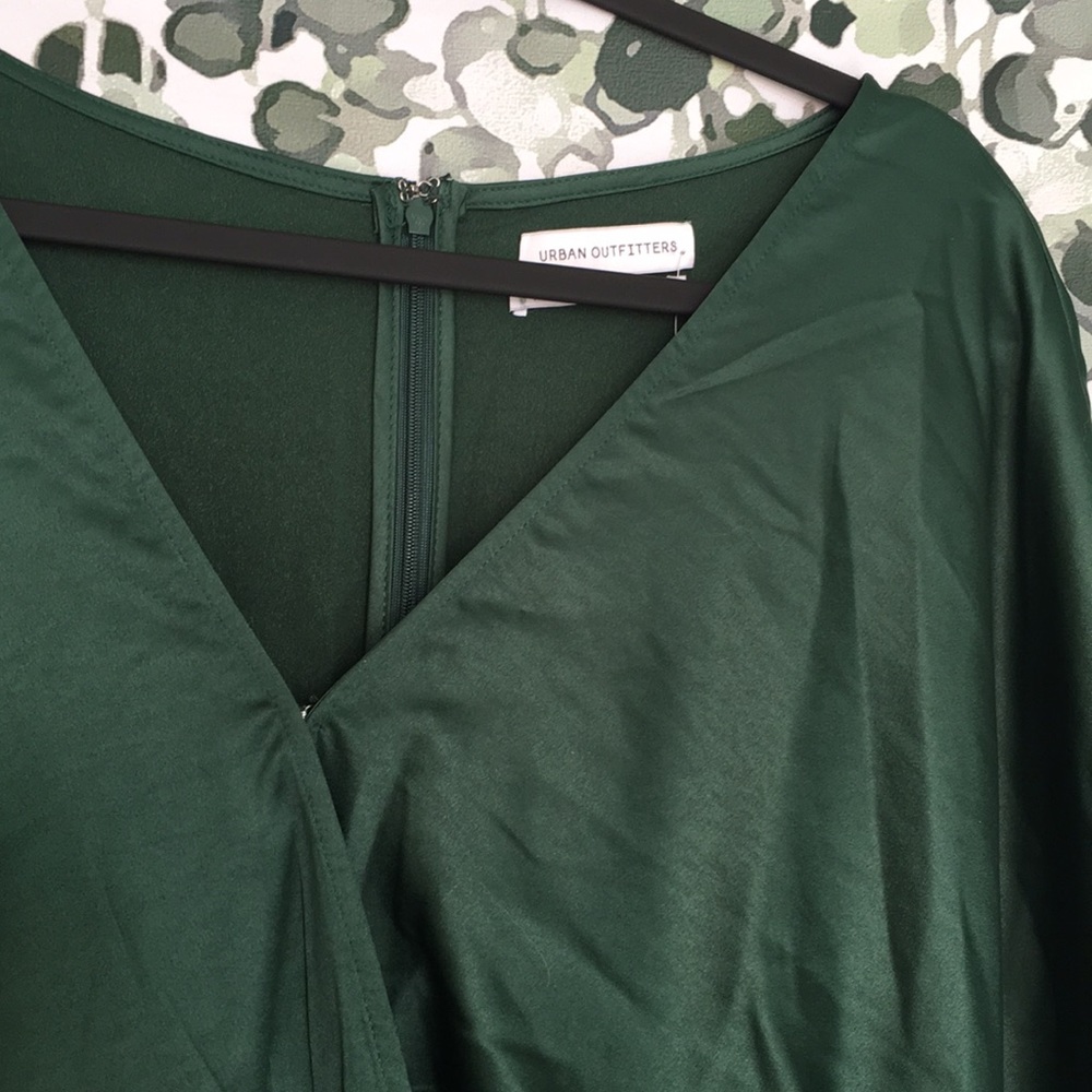 UO Satin Flutter Sleeve Romper - Picture 4 of 5